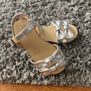 Janie and Jack Baby Girl Silver Bow Sandal Size 3